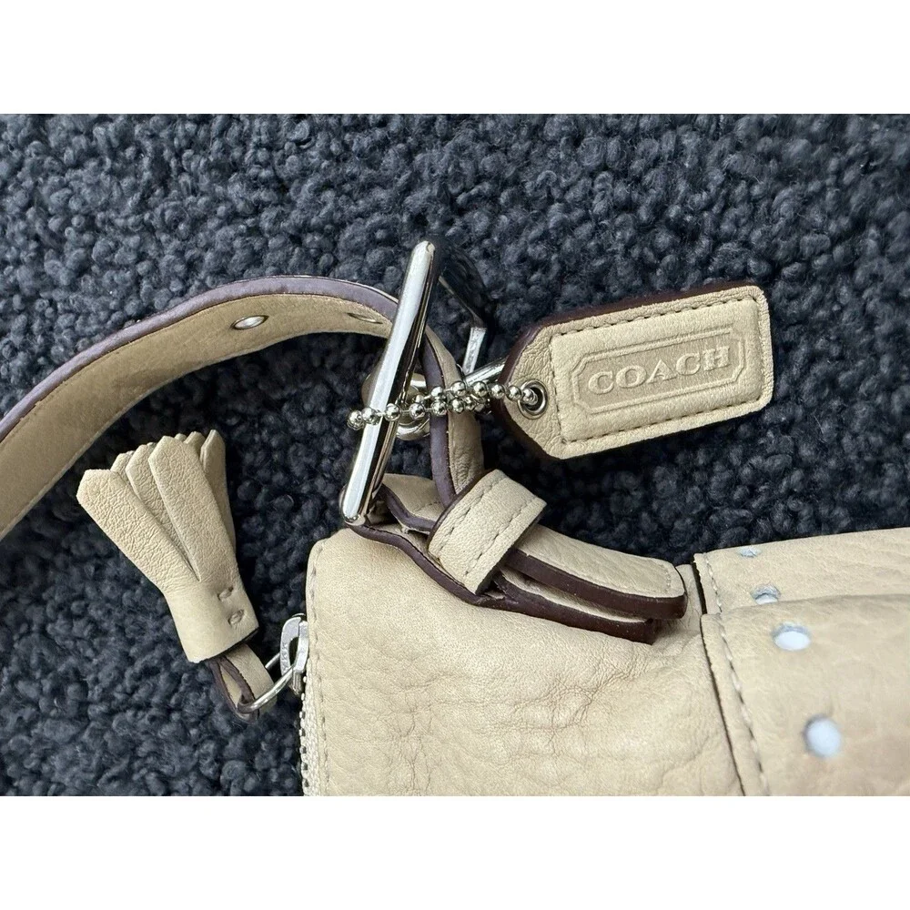 VTG Coach Hampton 5052 Shoulder Bag Bone Cream Pebbled Leather Baguette Y2K